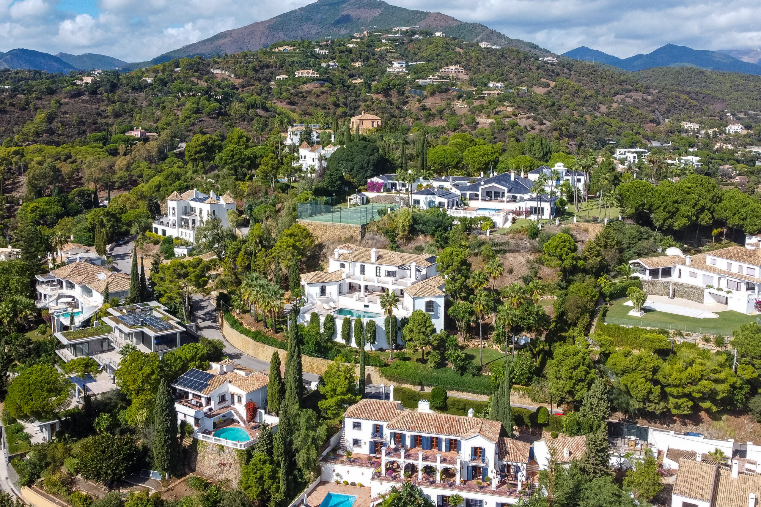 Hillside villa community in El Madroñal, Benahavís